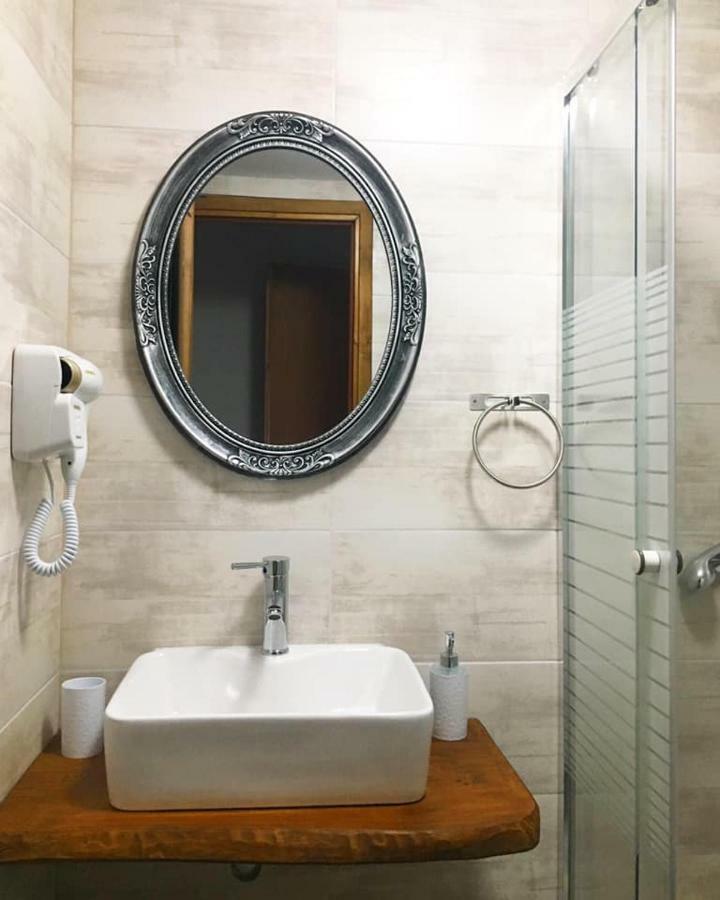 Almira - Rooms To Let เนอาโรดา ภายนอก รูปภาพ